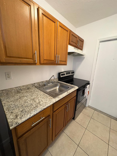750 Nw 56th Street - Photo 1