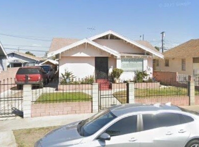 1823 W 45th Street - Photo 1