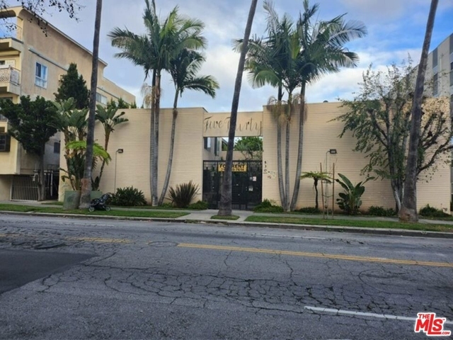 530 S Normandie Avenue - Photo 1