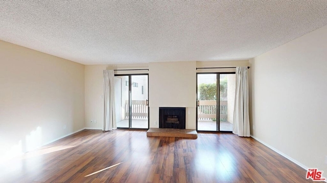 15215 Magnolia Boulevard - Photo 1
