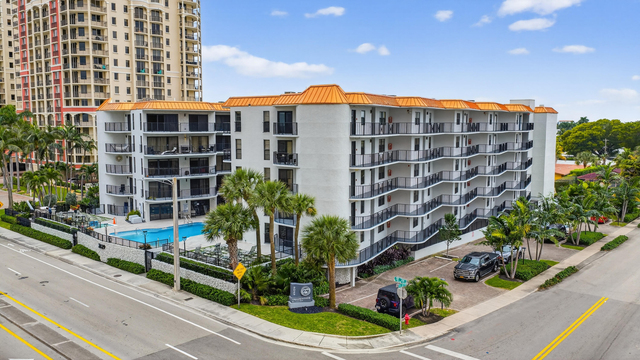 2029 N Ocean Boulevard - Photo 1
