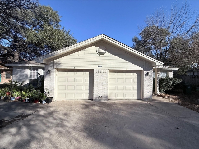 8621 Talyne Chaise Cir - Photo 1
