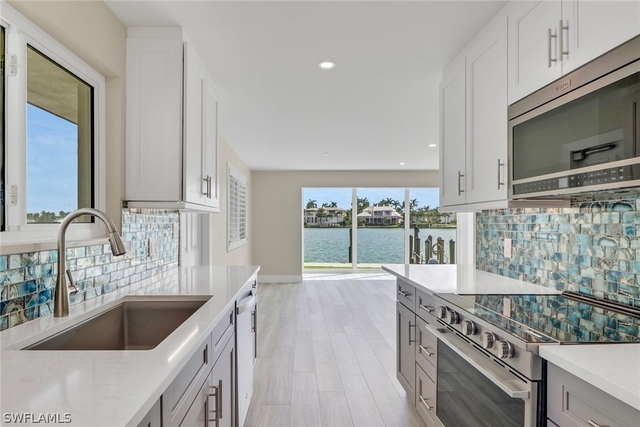 2500 Gulf Shore Boulevard N - Photo 1