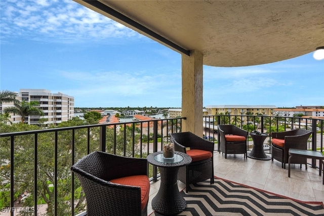 3115 Gulf Shore Boulevard N - Photo 1