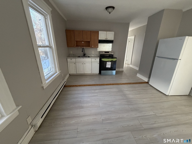 143 Congress Avenue - Photo 1