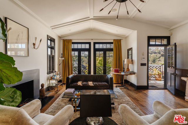 430 Mesa Road - Photo 1