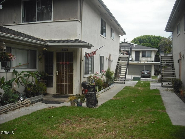 2670 Victoria Avenue - Photo 1