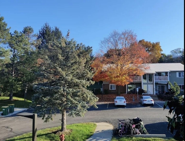 260 N Maple Road - Photo 1