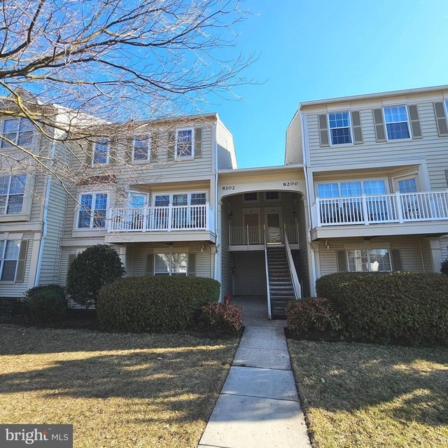 8202 Catbird Circle - Photo 1