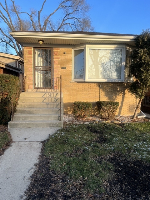 9241 S Emerald Avenue - Photo 1
