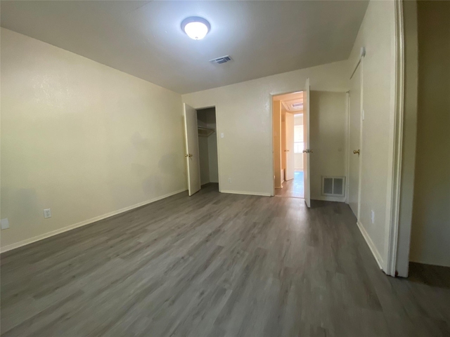 208 Kelly Street - Photo 1
