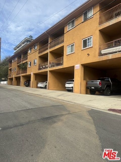 1001 Hammond Street - Photo 1