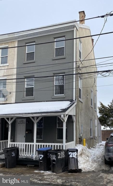 220 Pearl Street - Photo 1