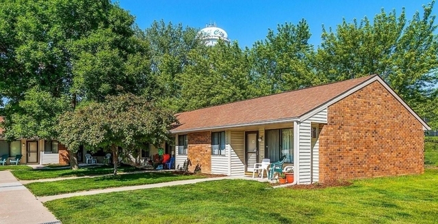 602 W Van Dorn Street - Photo 1