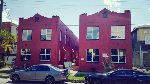 111 S Newport Avenue - Photo 1