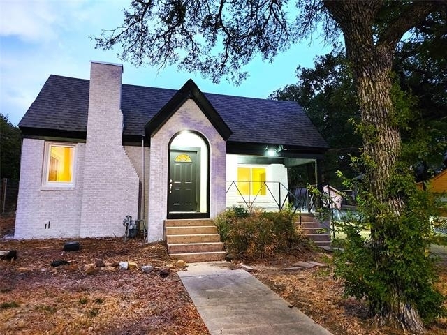 2114 N Elm Street - Photo 1