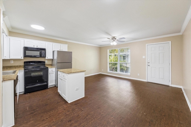 300 Pecore Street - Photo 1