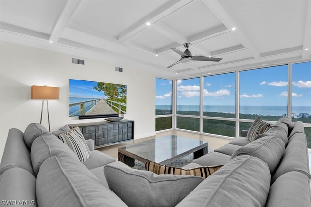 7515 Pelican Bay Boulevard - Photo 1