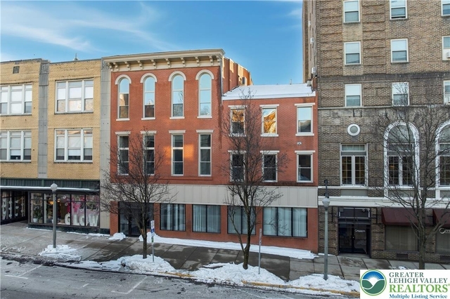 109 S Centre Street - Photo 1