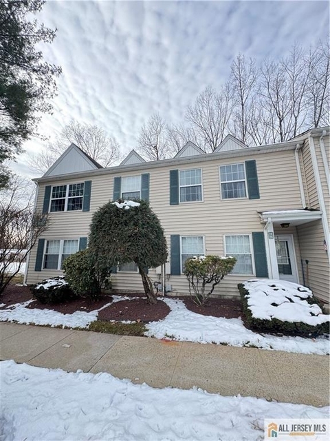 15 Hanover Square - Photo 1