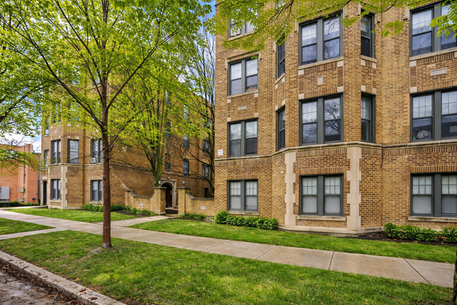 3610 N Claremont Avenue - Photo 1