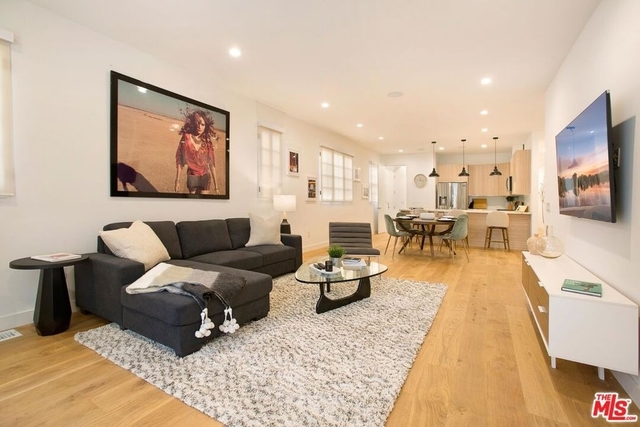 418 N Stanley Avenue - Photo 1