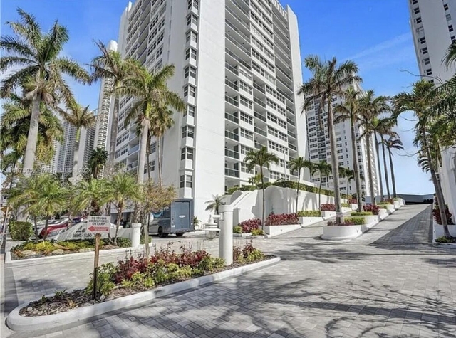 1880 S Ocean Drive - Photo 1
