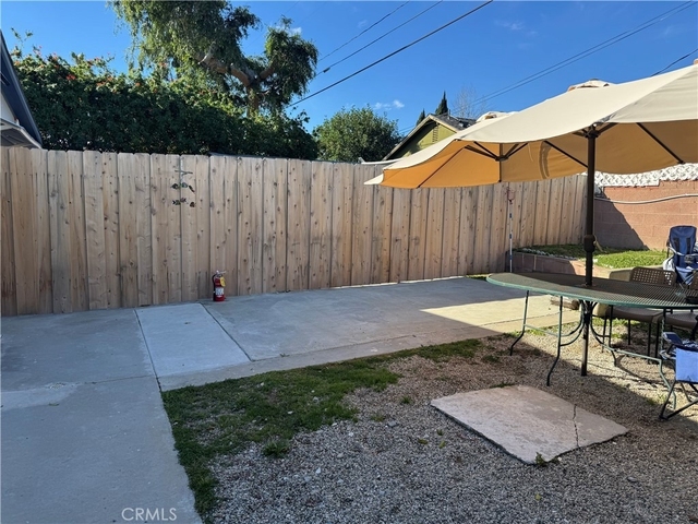 6439 1/2 Graves Avenue - Photo 1