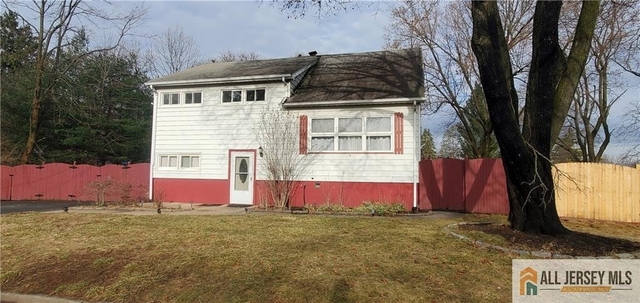 40 Beverly Avenue - Photo 1