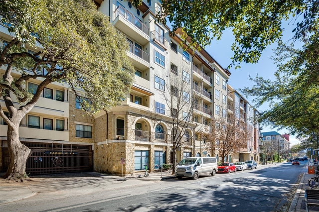 2505 San Gabriel St - Photo 1