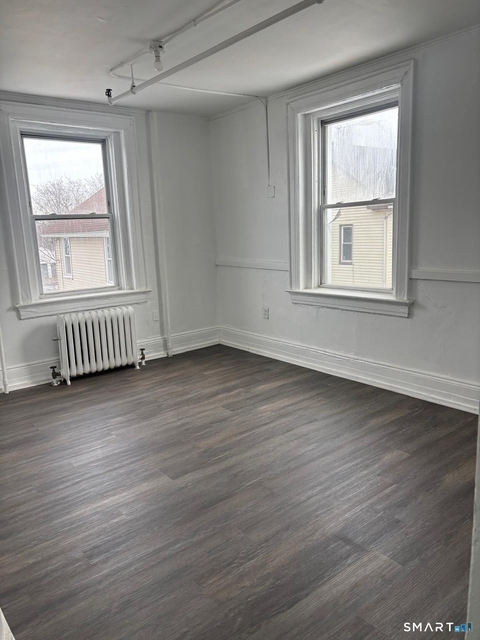 47 Pequonnock Street - Photo 1