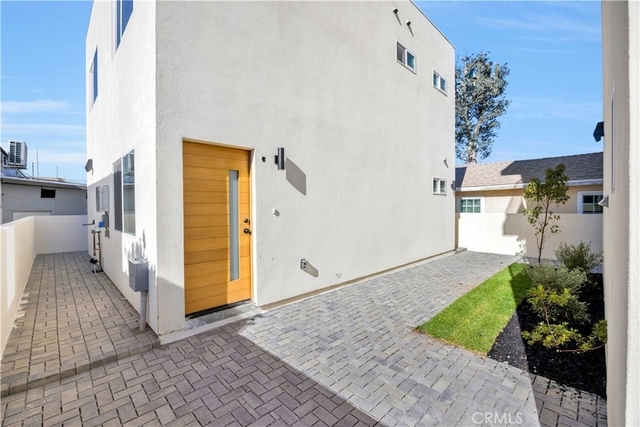 10905 Dalerose - Photo 1