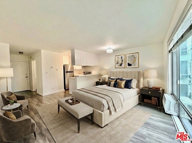 5805 W 8th Street - Photo 1