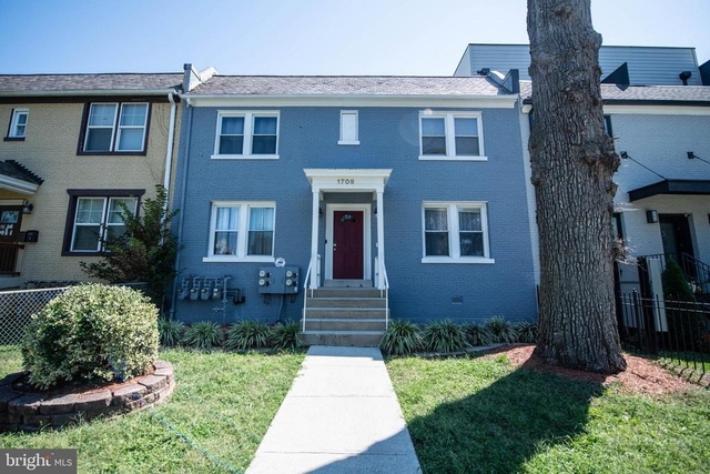 1709 Trinidad Avenue Ne - Photo 1