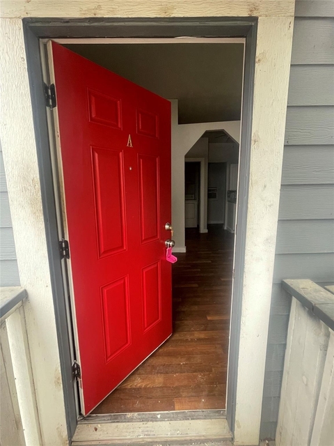 1108 W Mccarty Ln - Photo 1