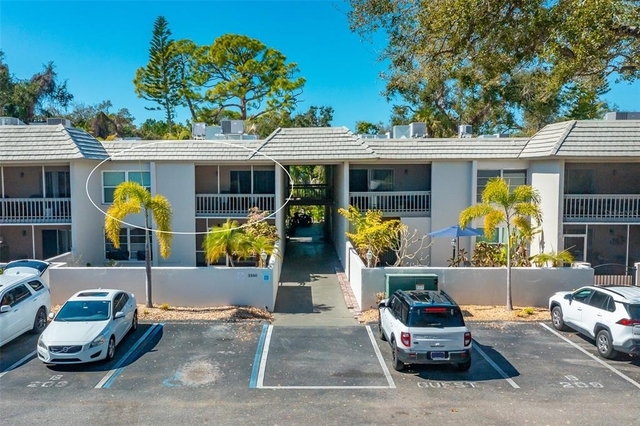 3360 S Osprey Avenue - Photo 1