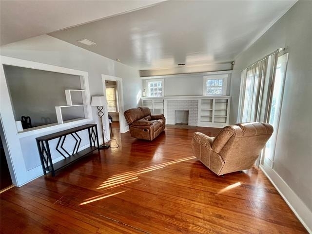 725 Peach Street - Photo 1