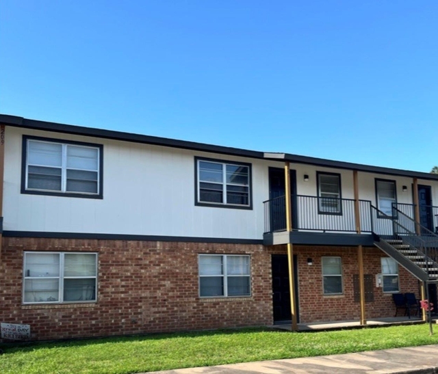 1415 W Norris Street - Photo 1