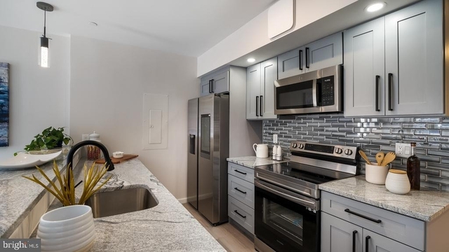 1825 Callowhill Street - Photo 1