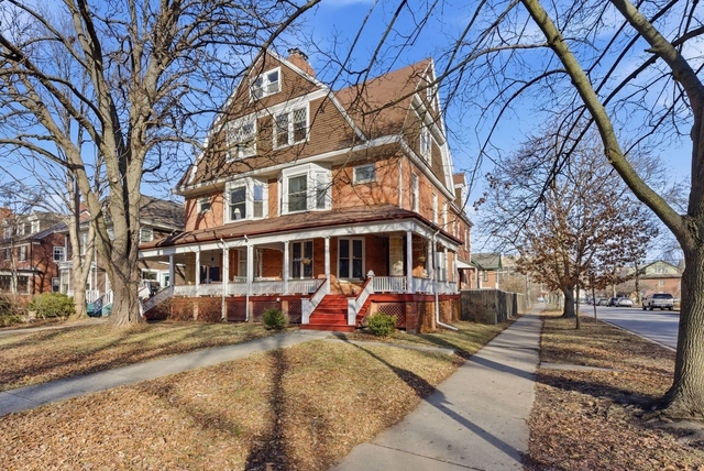 2001 Orrington Avenue - Photo 1