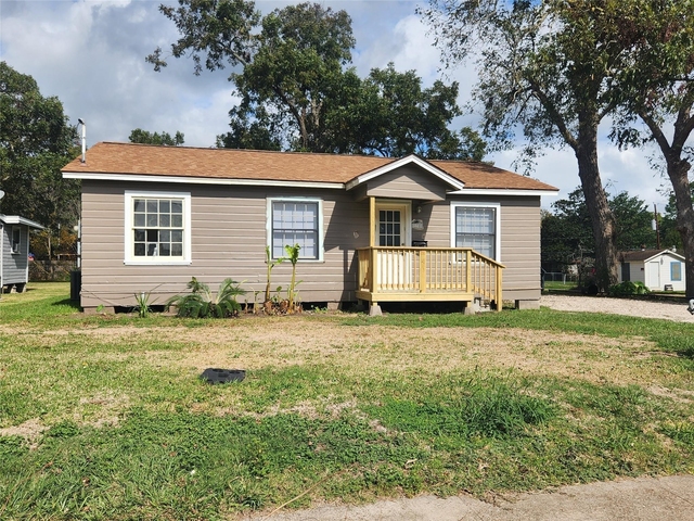 138 W Marion - Photo 1