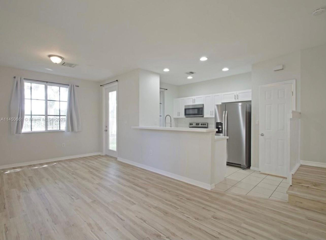 6030 Sw 19th Place - Photo 1