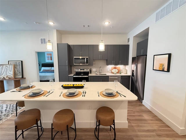 641 W Crosstimbers Street - Photo 1