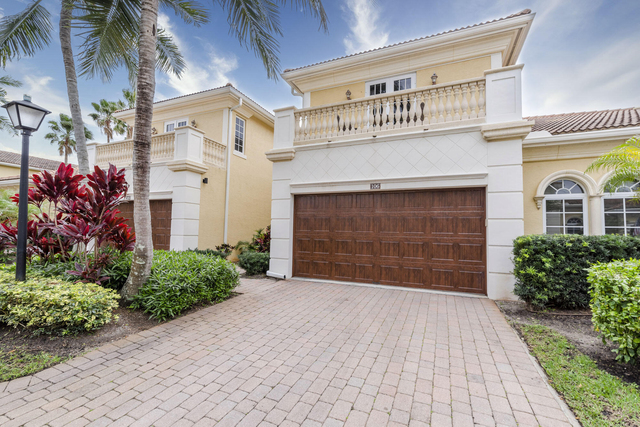 106 Renaissance Drive - Photo 1