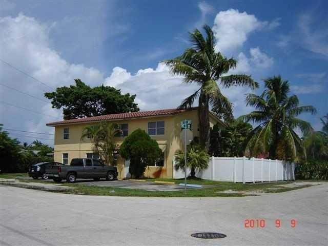1301 Ne 15th Street - Photo 1