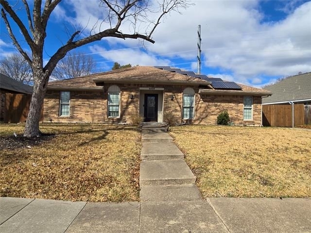 5509 Edgewater Circle - Photo 1