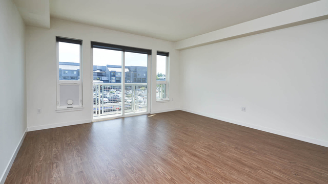 4715 42nd Ave Sw - Photo 1