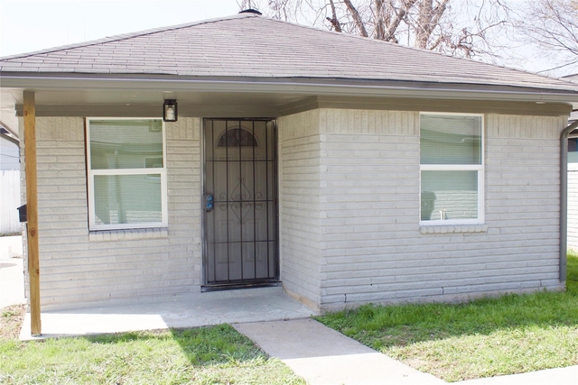 1323 E 32nd 1/2 Street - Photo 1