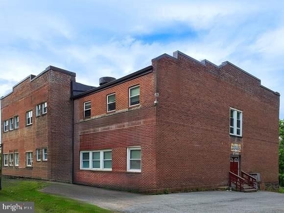 100 School Street - Photo 1