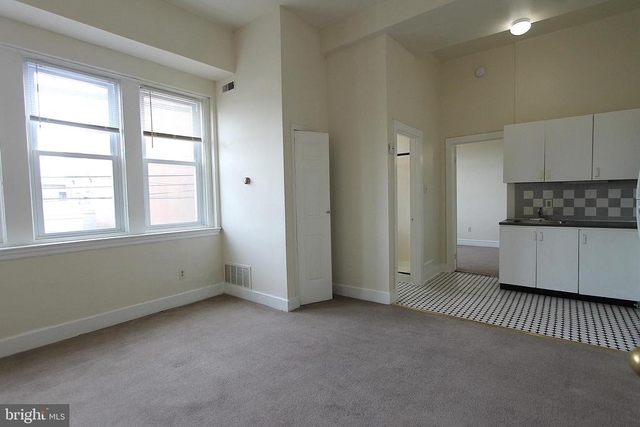 100 E Price Street - Photo 1